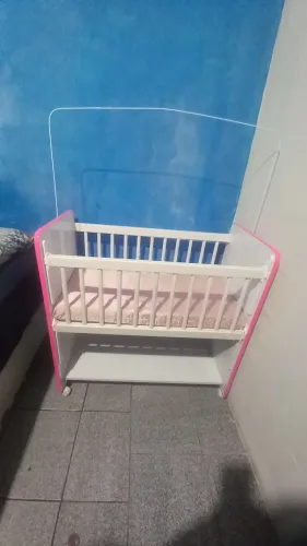 Berço mini rosa