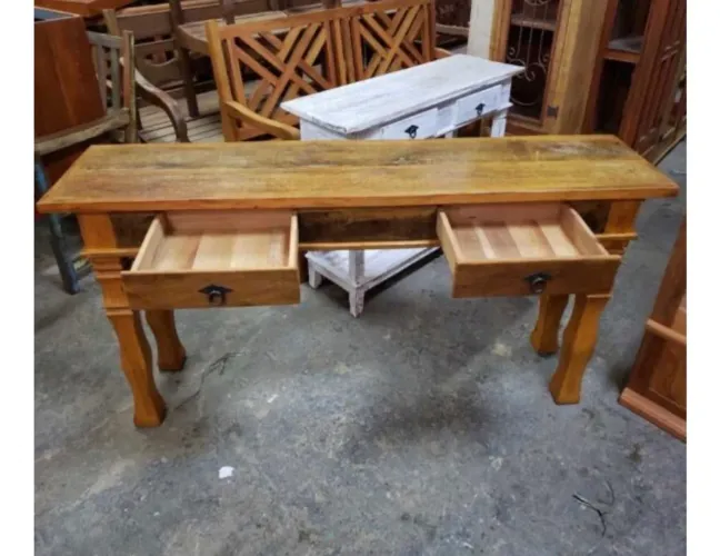 Vendo mesa de madeira de demolição medindo 2.50 por 1.20 nova e aparador de 1,75 por 0,80 