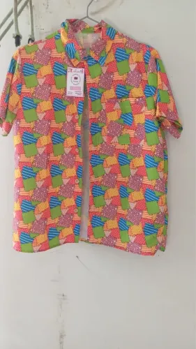 Blusa tricoline