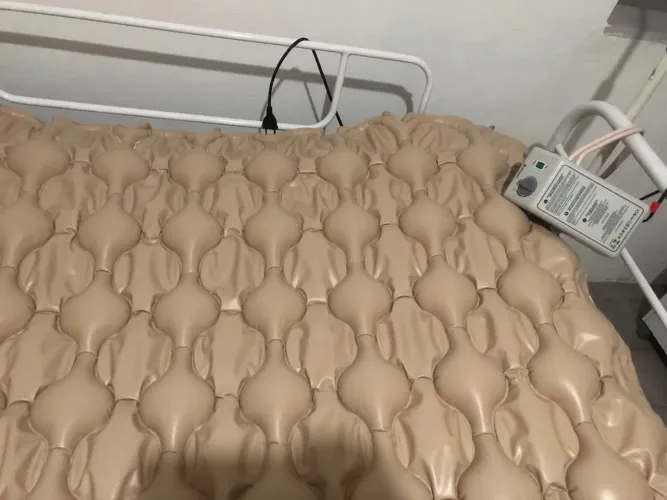 COLCHÃO PNEUMÁTICO HOSPITAL ANTI-ESCARA + BOMBA DE AR