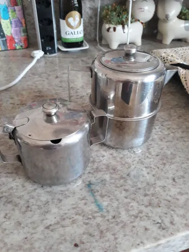 Antigos Bule e açucareiro de inox
