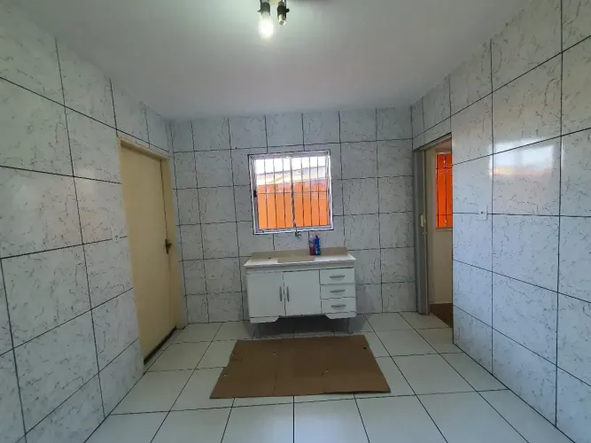 CASA DE 2 CÔMODOS PARA LOCAÇÃO (PARQUE SÃO LUCAS).