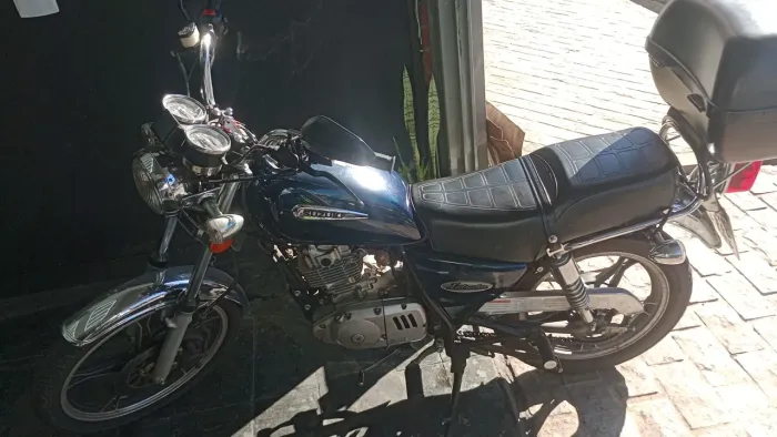 Moto Suzuki Intruder R$9.000,00 pra fechar negócio