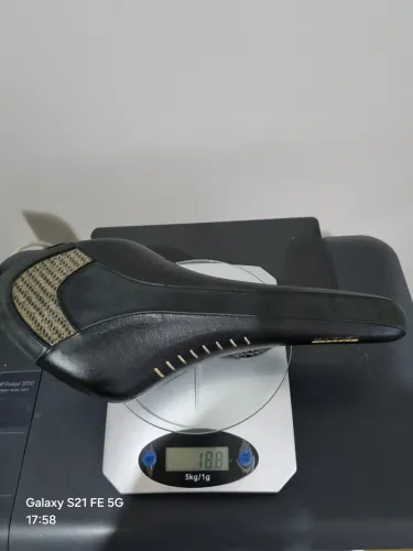 Selim Italiano carbono Fi'zi:k Arione