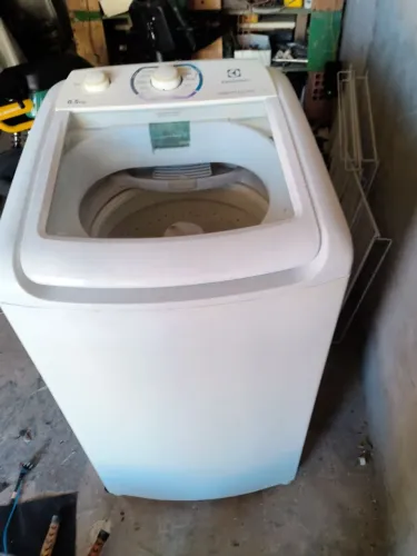 Máquina de lavar roupa Eletrolux 8.5k