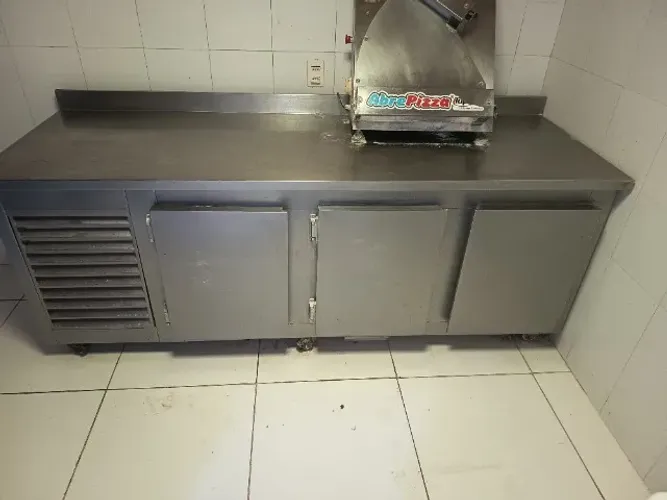 BANCADA RESFRIADA 3 PORTAS