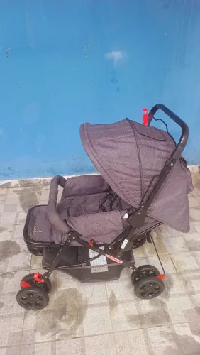 Carrinho de bebe ótimo estado