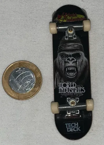 Mini skate de brinquedo Tech deck world industries ótimo estado original importado