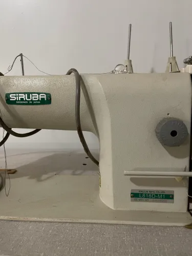 Máquina de Costura SIRUBA