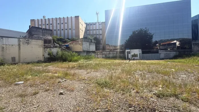 Terreno Comercial com 3.600 m² Próximo à Prefeitura