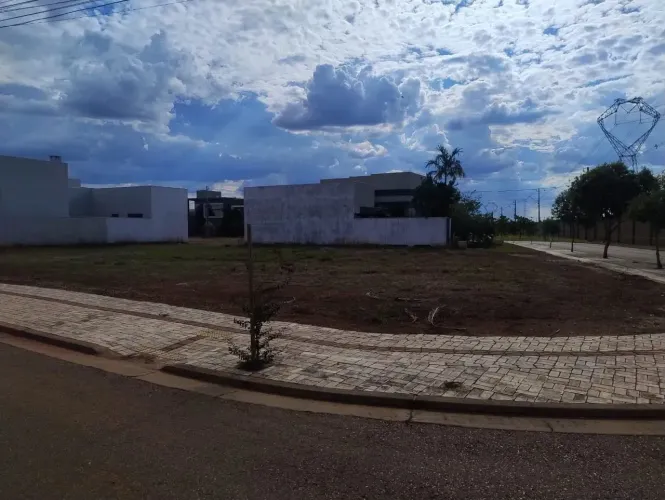 Lote em Condomínio Residencial 380m² - Jardim Royal, Rondonópolis próx. laguinho