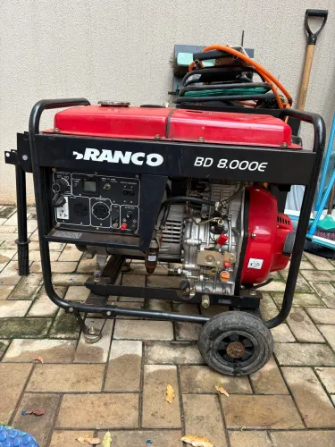 Gerador de Energia Branco BD8000 a diesel