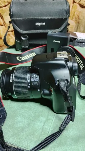 CAMERA DIGITAL CANON EOS REBEL T3