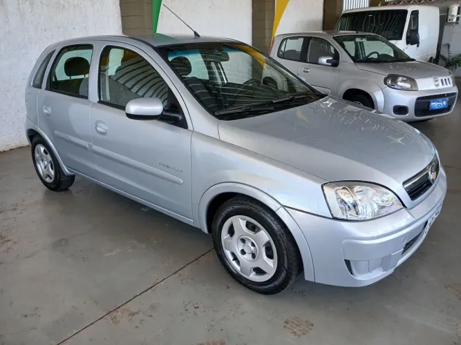 Chevrolet Corsa Hat. Premium 1.4 8V Econoflex 5P 2010