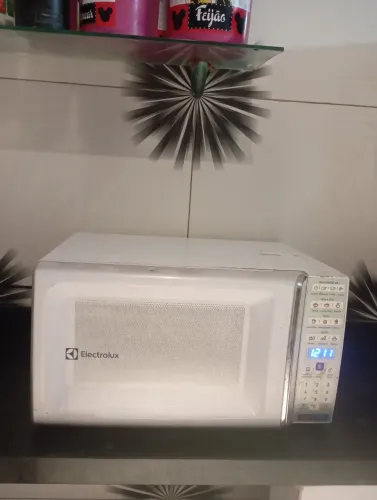 Microondas Eletrolux 25 litros topissimo