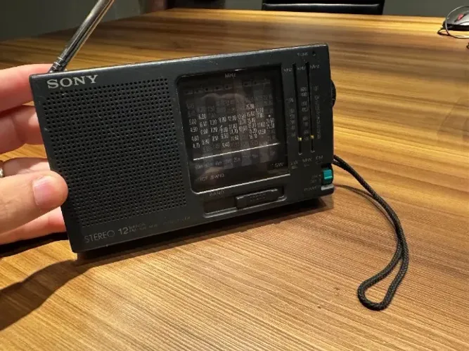 Rádio Sony ICF-SW10 12 bandas ondas curtas FM/OM/OL Made in Japan, revisado e testado
