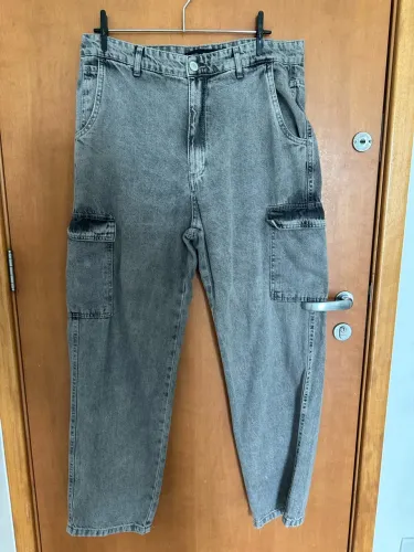 Calça baggy NOVA NÚMERO 44