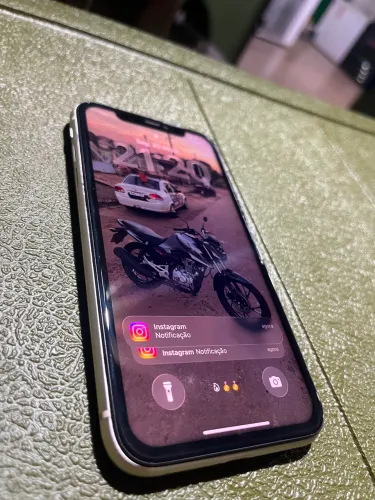 Vende-se iPhone 11