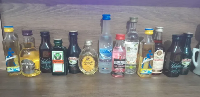 Mini Garrafas de Bebidas - 40ml e 50ml