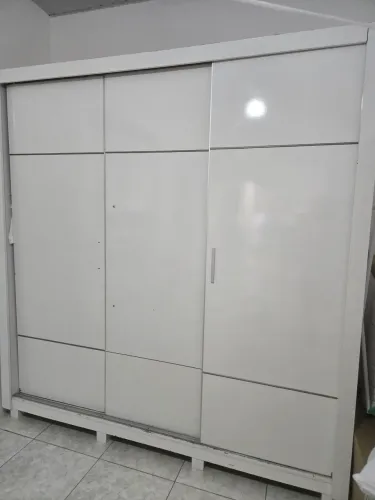 Guarda roupa seminovo branco