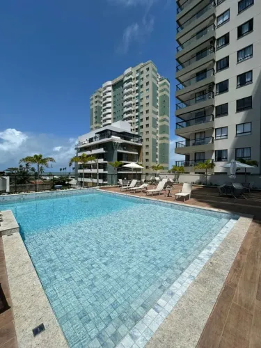 Apartamento mobiliado, vista mar, em prédio com infraestrutura completa
