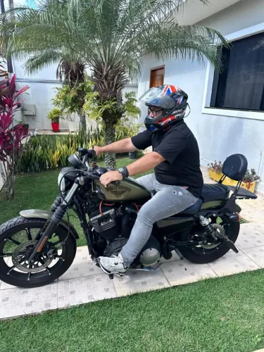 VENDO MOTO HARLEY DAVIDSON SPORTSTER 883 VERDE