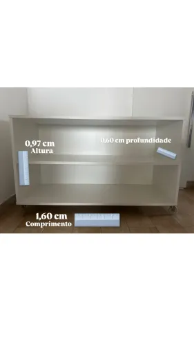 Móvel Branco com prateleira