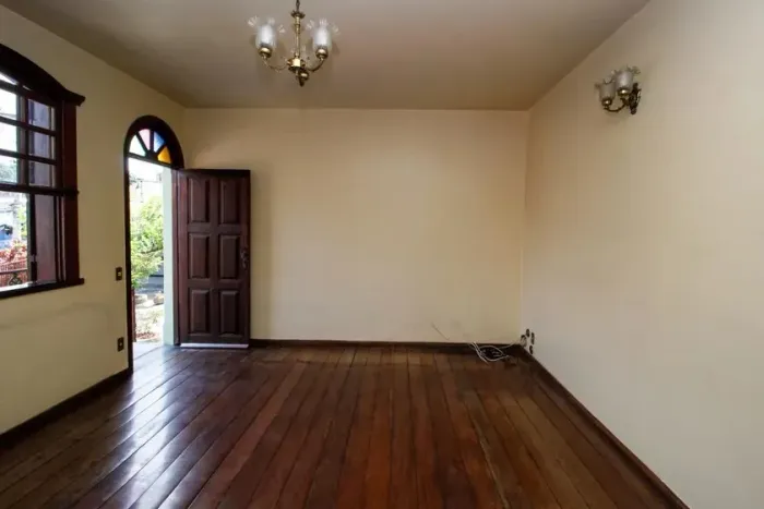 Casa à Venda - Aparecida, 5 Quartos, 360 m2