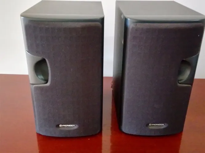 Caixas de Som PIONEER 60 W.