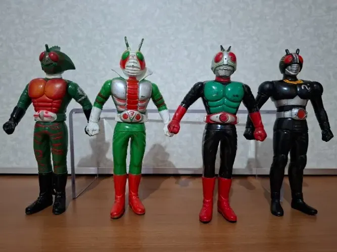 Lote de action figures vintage tokusatsu kamen rider bandai japonesas usadas