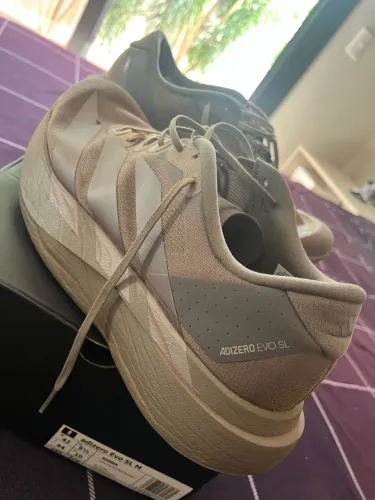 Adidas evo SL 42
