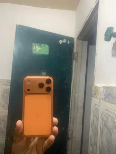 Vendo iPhone XR com carcaça de 17 pro max idêntico funcionando tudo