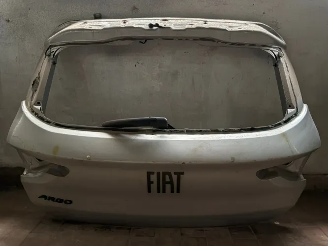 TAMPA TRASEIRA FIAT ARGO