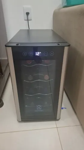 Adega Vinho Elétrica Electrolux 8 garrafas (127v)