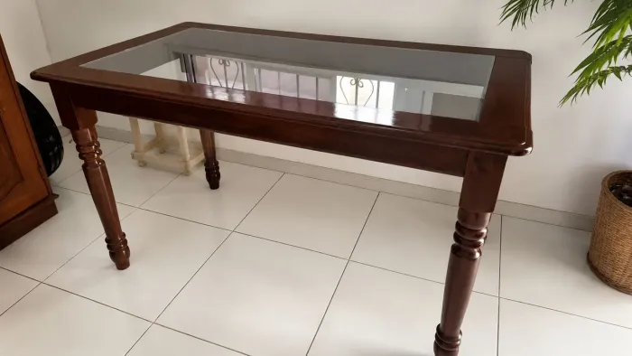 Mesa de 6 lugares em perfeito estado