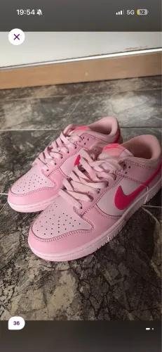 tenis nike DUNK triple pink