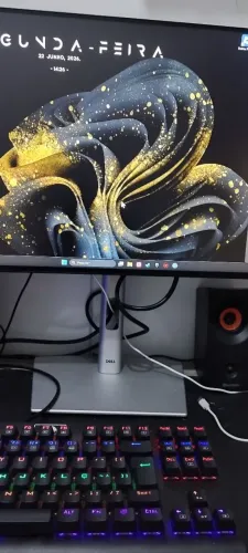 Monitor Dell 24 novo