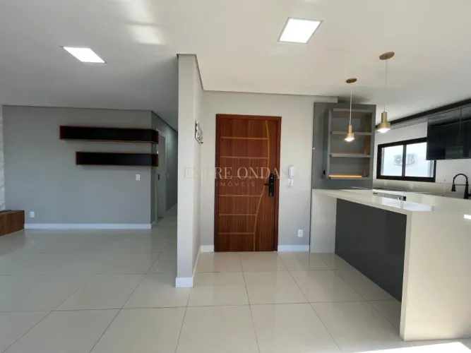 Cobertura de 3 quartos no bairro Campeche, Florianópolis.