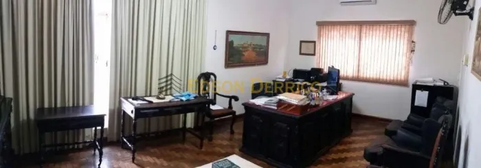 Casa com 3 Quartos à Venda, Centro - Pindamonhangaba