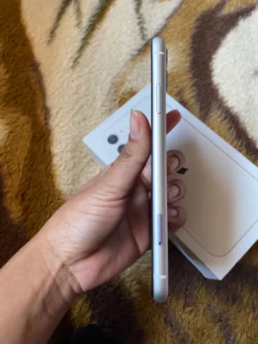 iPhone 11 64 GB, semi novo