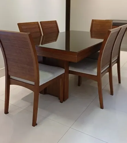Mesa de Jantar em Madeira Maciça com 6 Cadeiras - Tampo de Vidro Fumê