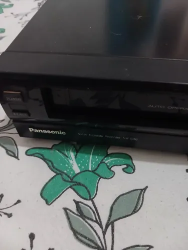 Vendo vídeo cassette Panasonic recorder nvG46 em bom estado funciona normalmente