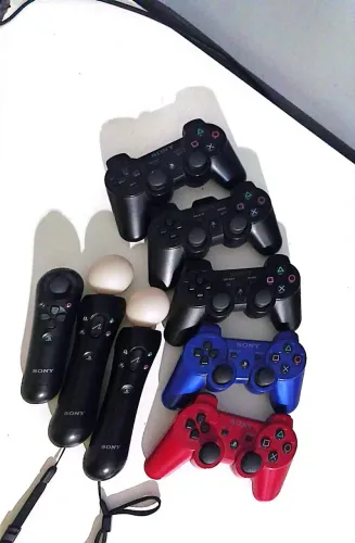 ?Playstation 3 Slim + 5 Controles + 3 Move + Base + 22 Jogos Mídia Física