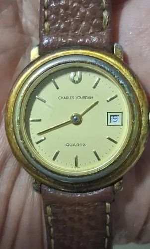 Relógio feminino Charles Jourdan Quartz 