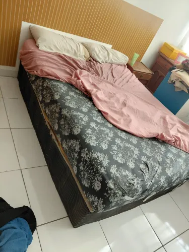 Cama de casal + colchão para doação 