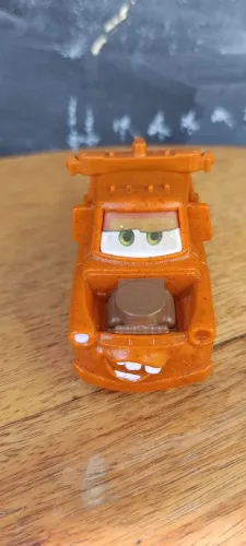 TOW MATER TOM MATE FILME CARROS RELÂMPAGO MCQUEEN MCDONALD'S 2006. PERFEITO COMO NOVO!