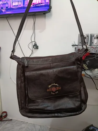 Bolsa couro Arezzo