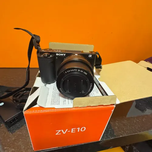 Camera Sony ZvE10 praticamente nova com acessórios