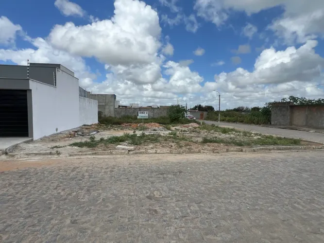 Lote de esquina no Verdes Campos