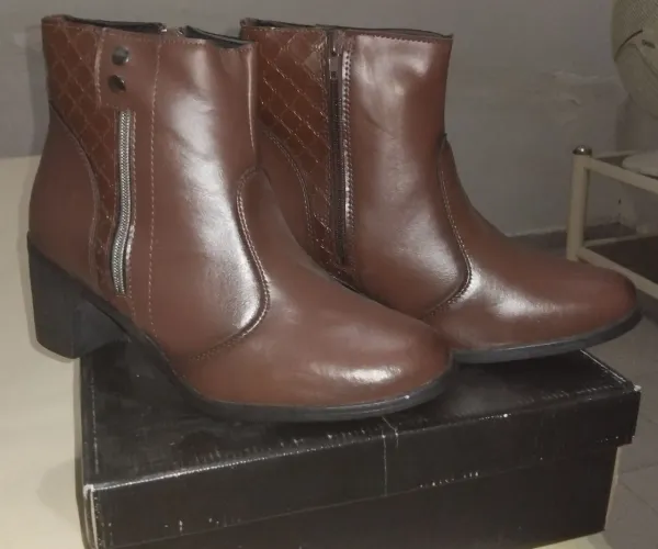 Bota feminina n 39